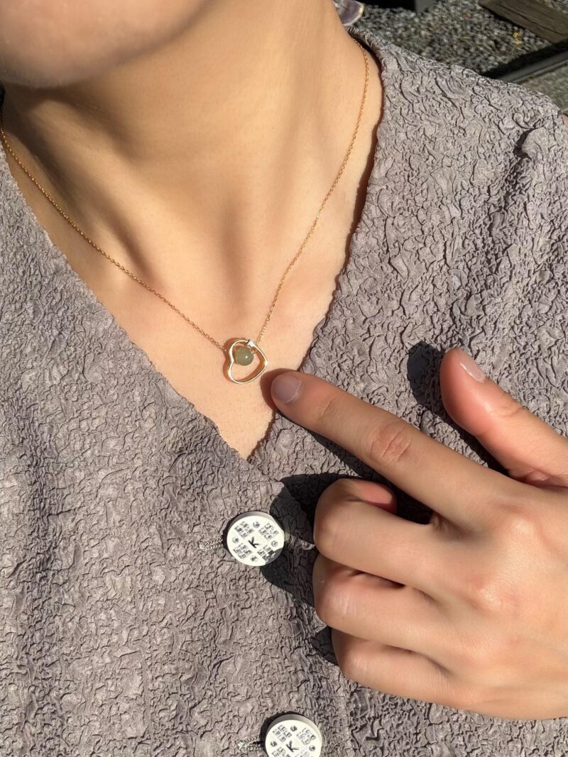 Maison Heart — Green Jade & Zircon Pendant Necklace - Image 2